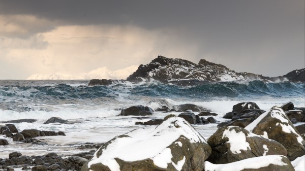 Sea Waves Rocks H Wallpaper
