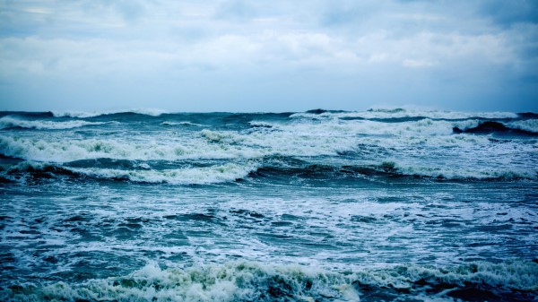 Sea Waves Storm Wallpaper
