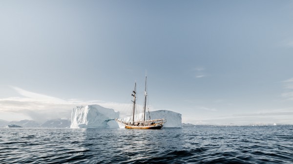 Ship Ice Iceberg Wallpaper