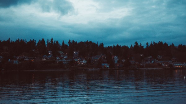 Shore River Home Wallpaper