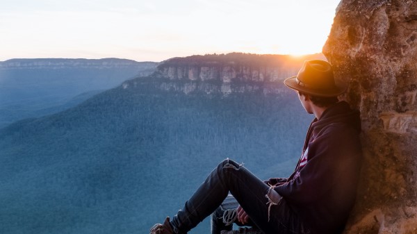 Solitude Mountains Sunset Wallpaper