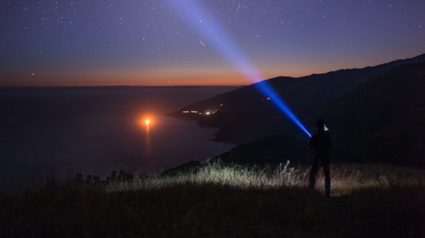 Starry Sky Loneliness Flashlight Wallpaper