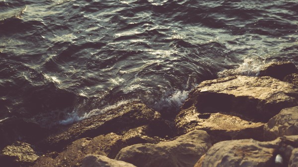 Stones Sea Waves Wallpaper