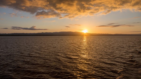 Sunset Glare Sea F Wallpaper