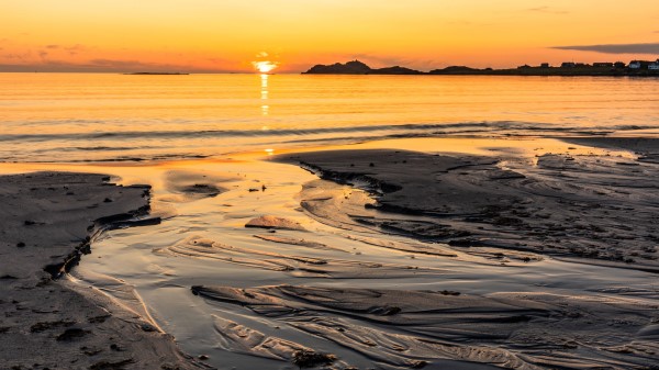 Sunset Glare Sea Image Wallpaper