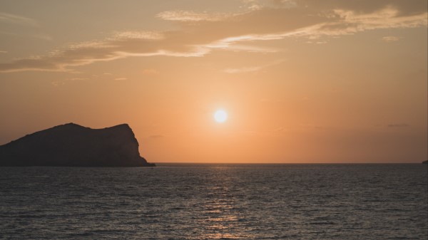 Sunset Horizon Glare Wallpaper