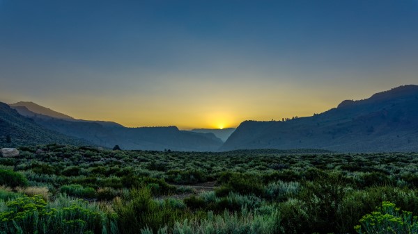 Sunset Mountains Grass Wallpaper
