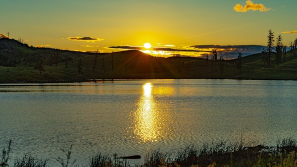 Sunset River Rays Wallpaper