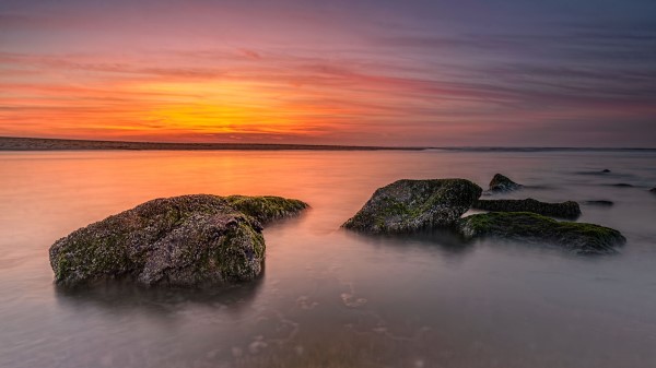 Sunset Stone Horizon Wallpaper