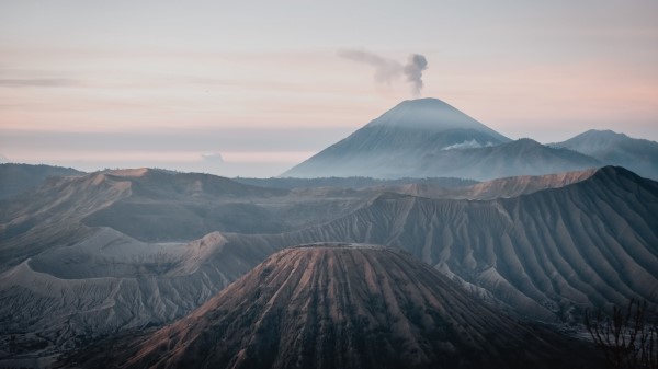 Volcano Peak Smoke wallpaper