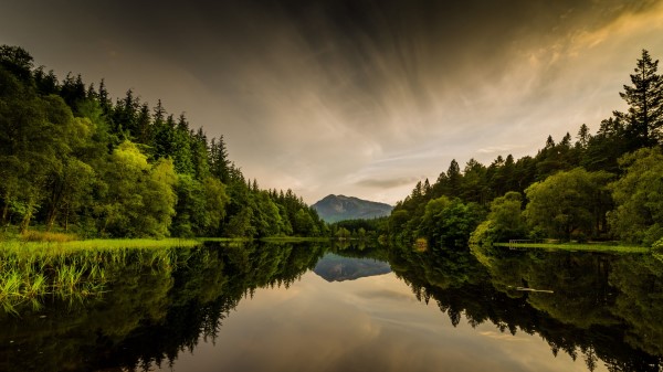 Water Mountains Reflection wallpaper