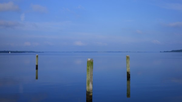 Water Pillars Horizon wallpaper