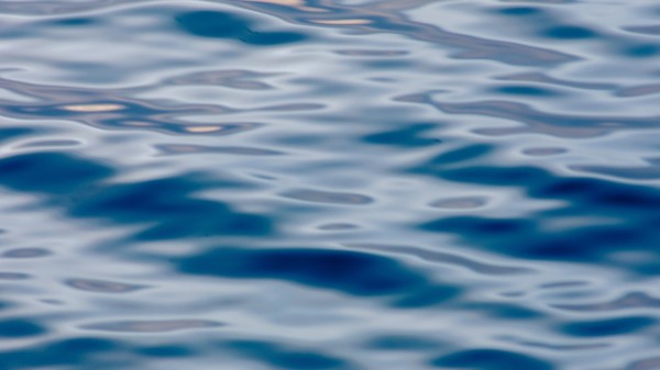 Water Waves Glare Wallpaper