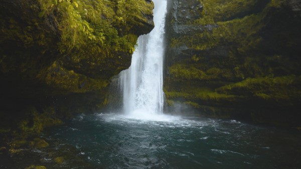 Waterfall Cliff Moss wallpaper