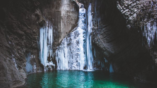 Waterfall Lake Mountain Wallpaper