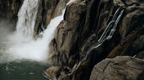 Waterfall Rocks Cliff E wallpaper