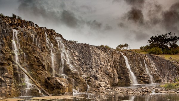 Waterfall Rocks Cliff wallpaper