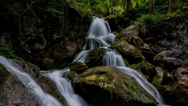 Waterfall Stones Blocks wallpaper