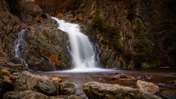 Waterfall Stones Flow wallpaper