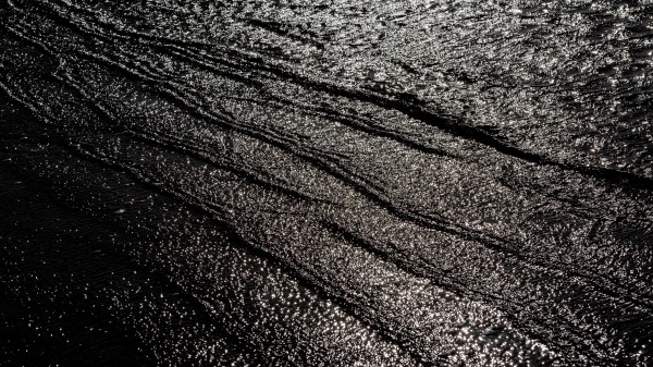 Waves Glare Bw Wallpaper