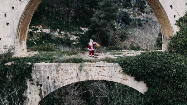 Santa Claus Bridge Arch Wallpaper