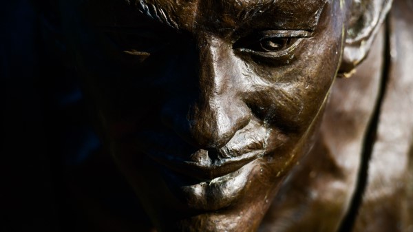 Sculpture Face Bronze Wallpaper