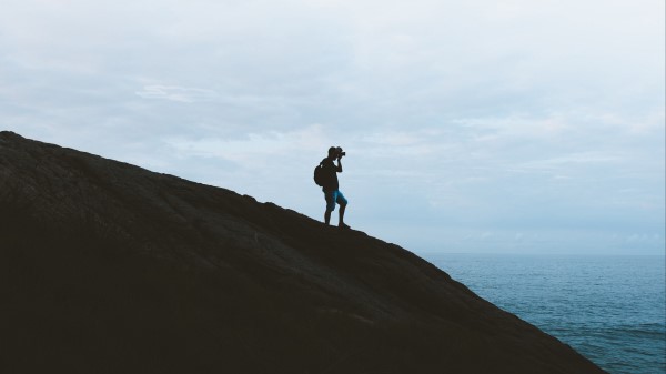Silhouette Photographer Hill wallpaper