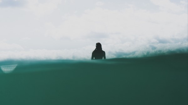 Silhouette Water Alone wallpaper