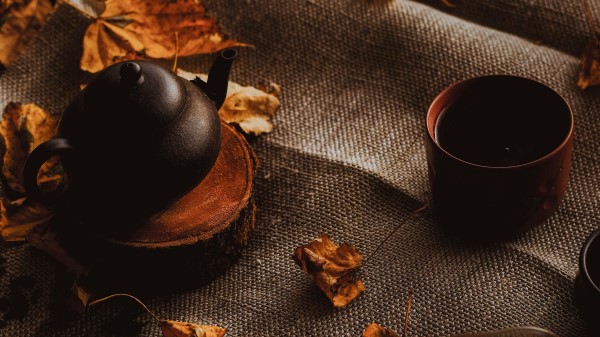 Teapot Autumn Leaves wallpaper
