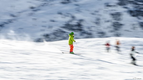 Skier Skiing Winter wallpaper