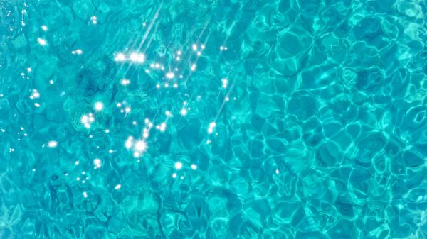 Water Glare Waves Wallpaper