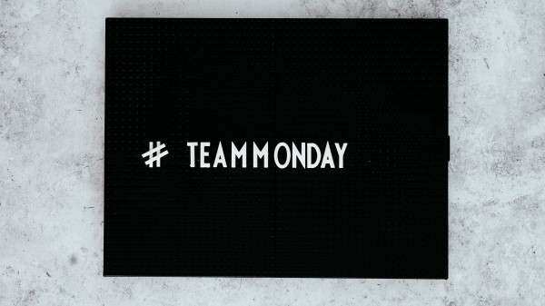 Team Monday Inscription wallpaper