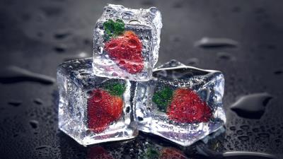 Ice Cube Ice Strawberries Frozen Wallpaper