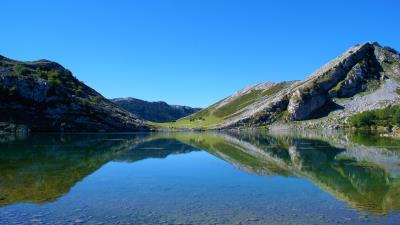 Lake In Covadonga Asturias 2k Wallpaper Wallpaper