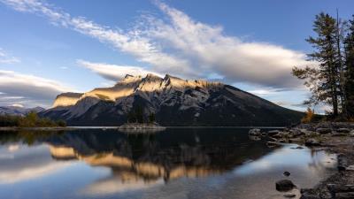 Lake Minnewanka Alberta Wallpaper